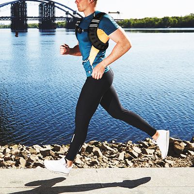 Pros & Cons of Running with a Weighted Vest