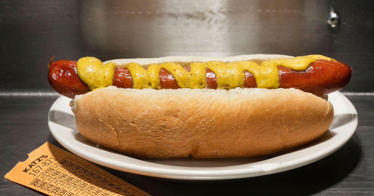 the-absolute-best-hot-dog-in-nyc