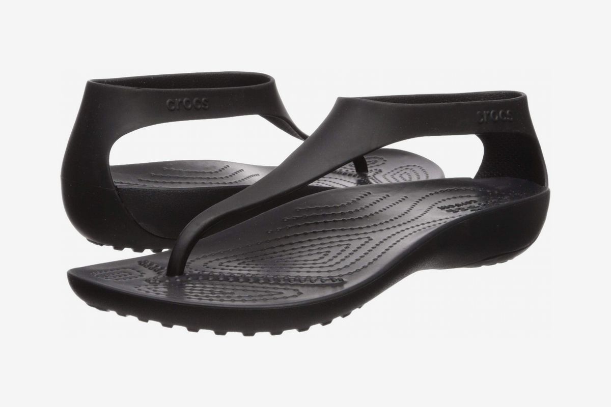 crocs rubber flip flops