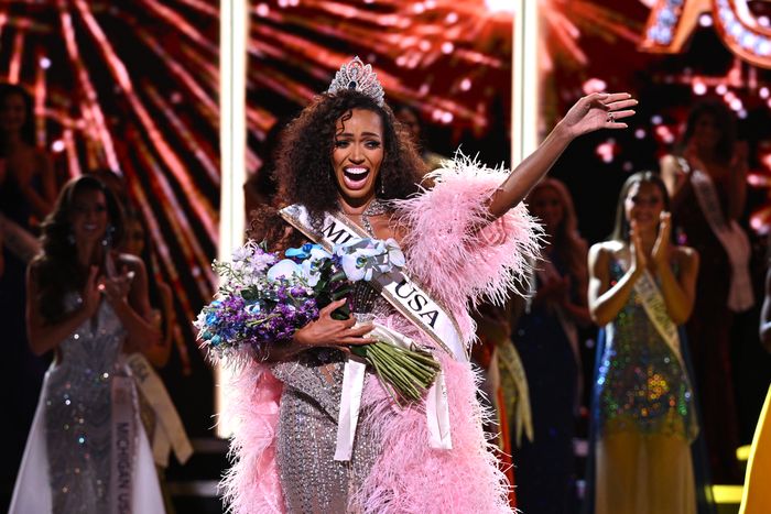 https://pyxis.nymag.com/v1/imgs/89c/c51/52a16d58726f16c2de142b4b4cbbcf20f7-miss-usa-justus-kelley.rhorizontal.w700.jpg