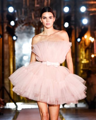 H&m pink dress discount kendall