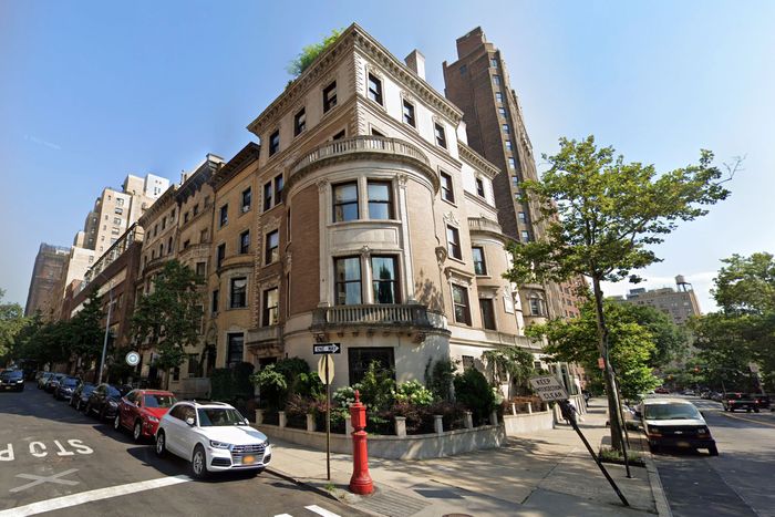 Socialite Scammer Dina Reis’s Townhouse Gets a Price Cut