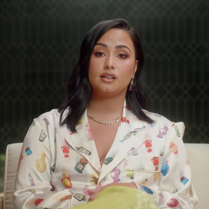 Black Lesbian Porn Demi Lovato - Demi Lovato's 'Dancing With the Devil': Episode Recaps, News