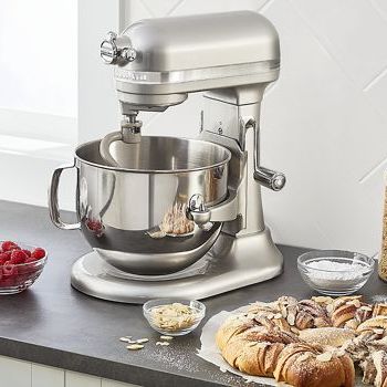 KitchenAid Refurbished 7 Quart Bowl Lift Mixer Review 2020 | The Strategist