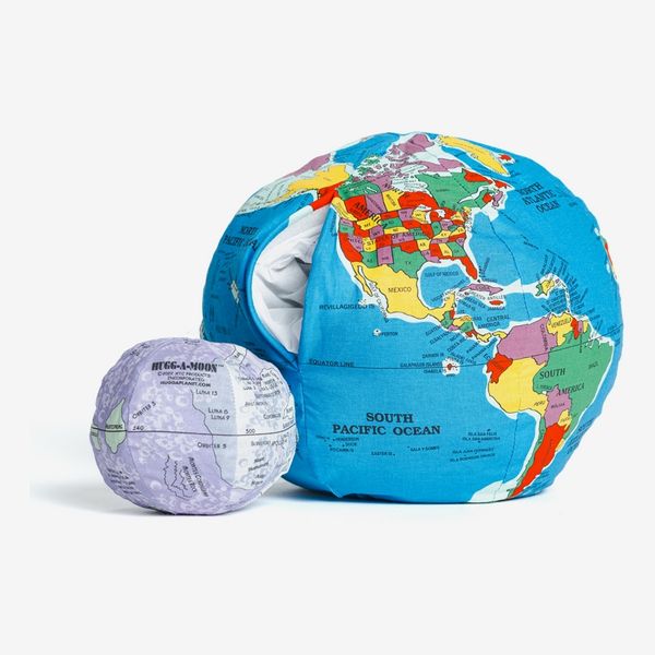 Hugg-A-Planet Pocket Earth With Moon