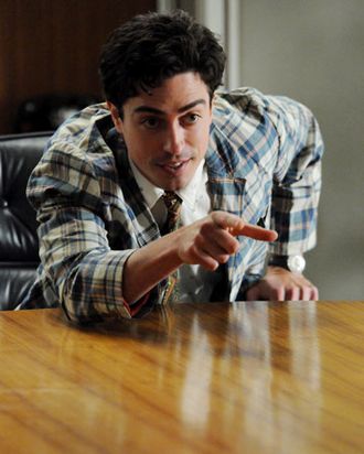 I really like Ben Feldman's hair but I'm not sure what to call it in order  to research it. : r/malehairadvice