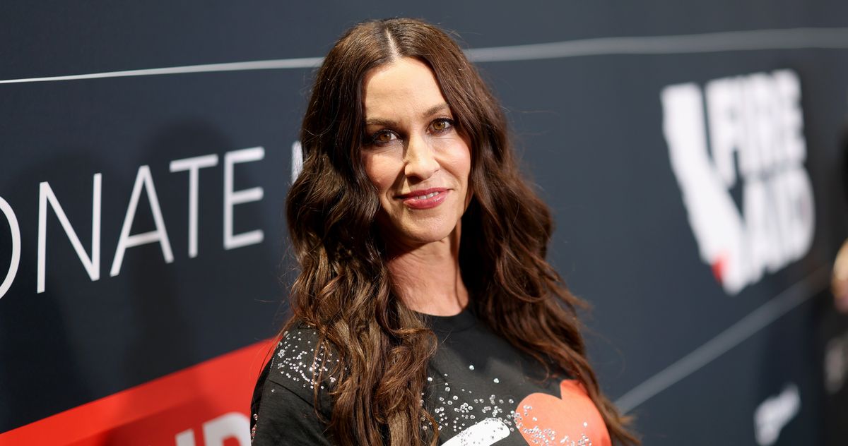 Alanis Morissette ‘Dipped Into Psychosis' During Postpartum Depression