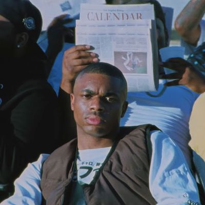 https://pyxis.nymag.com/v1/imgs/8bd/922/32ec82e48d6208da82689ab547f068cb29-vince-staples-review-1.rsquare.w400.jpg