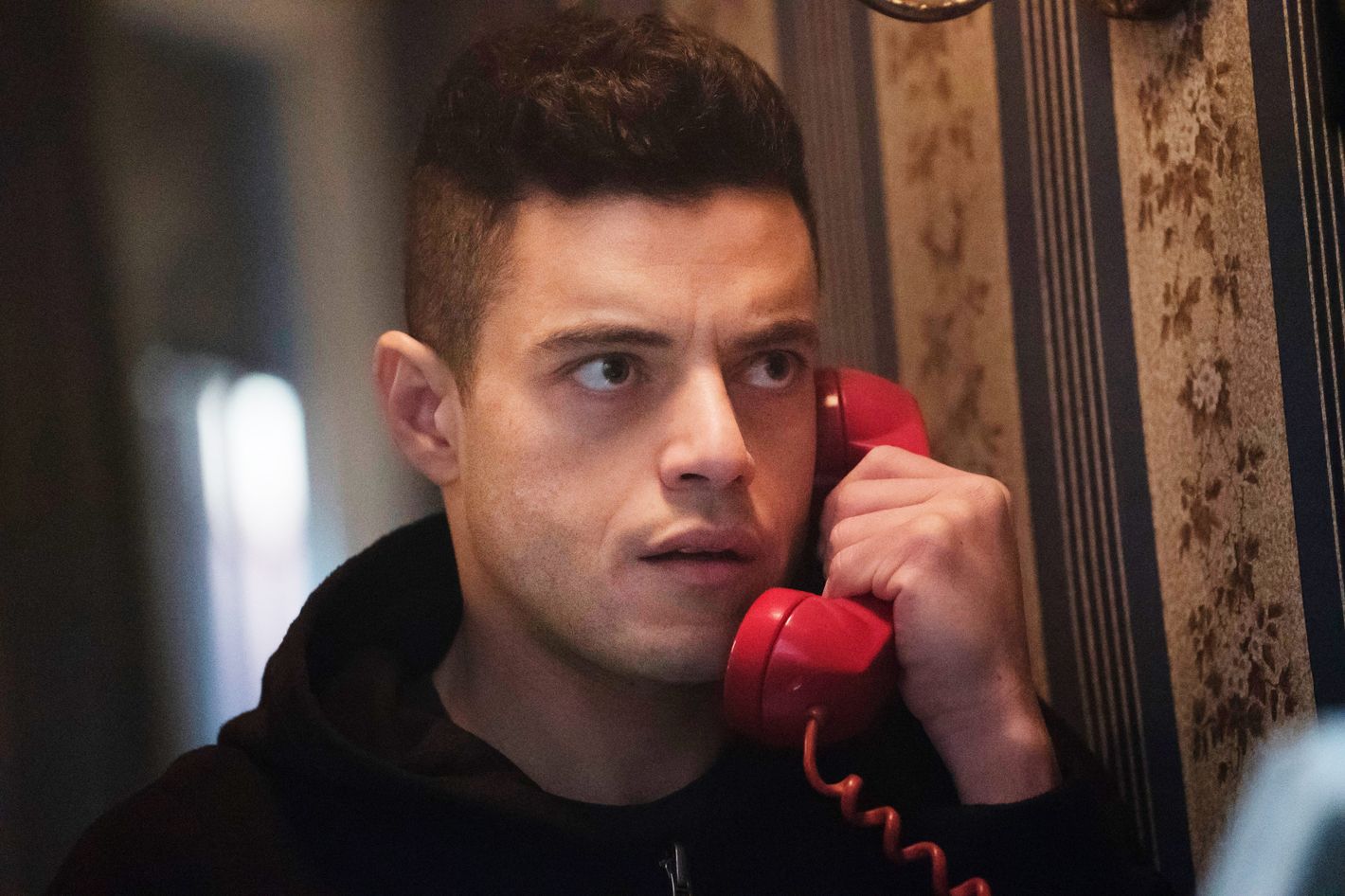 Mr. Robot Season 2 Premiere - The 10 Biggest Questions From 'Unmask