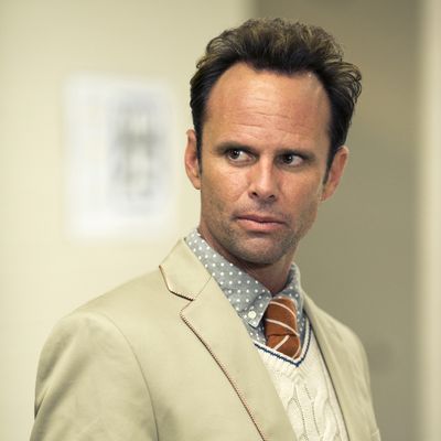 Walton Goggins as Lee Russell.