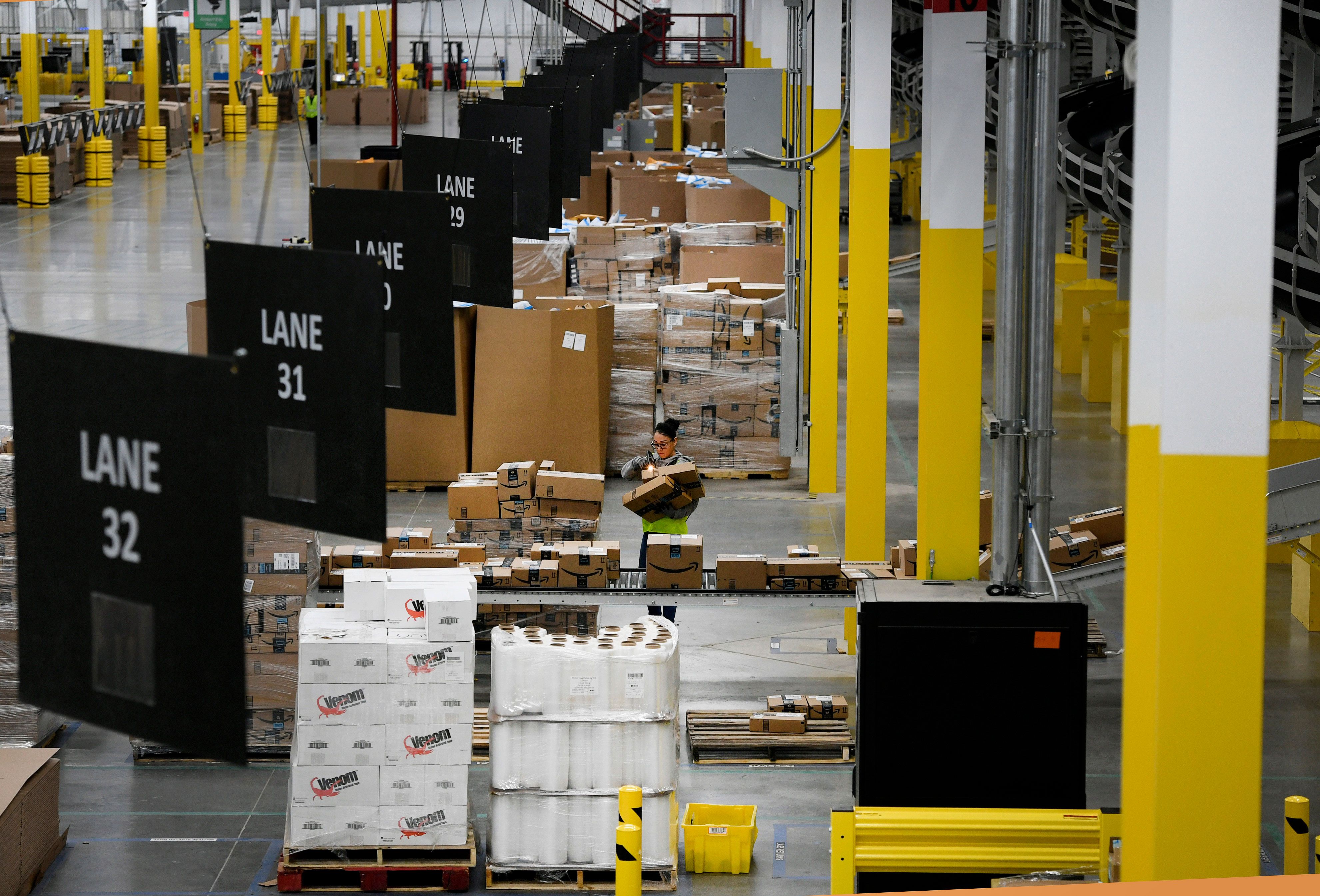 Amazon FBA Warehouse Locations, Pricing And Mechanism 2023, 54 OFF