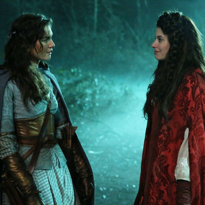 On Once Upon A Time S Lgbt Kiss And The Unsinkable Swan Queen Fandom