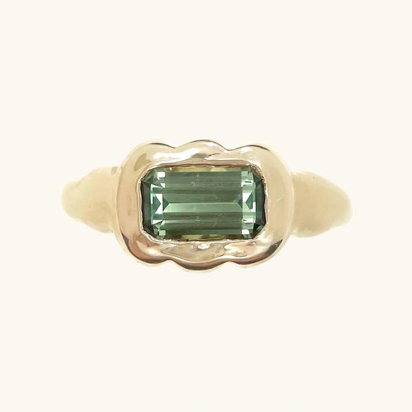 Paula Elaine Barnett Sapphire Scallop Ring