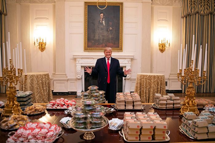 https://pyxis.nymag.com/v1/imgs/8d1/ecb/1a93bb11c8be77499349ec608bf8de8fae-trump-fast-food.rhorizontal.w700.jpg