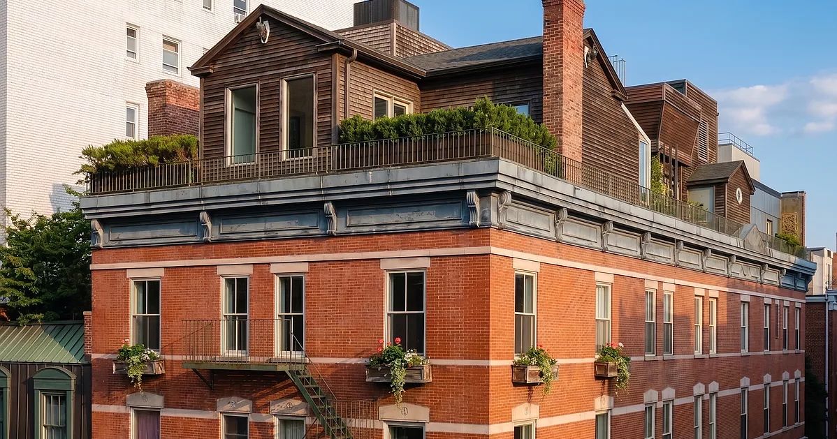 An East Village Penthouse Duplex That Looks Like a Cottage
