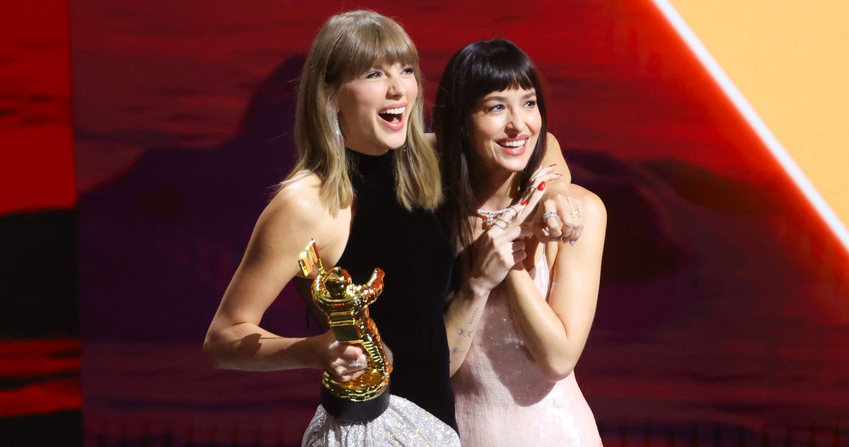 Taylor Swift Crashed Dakota Johnson’s
