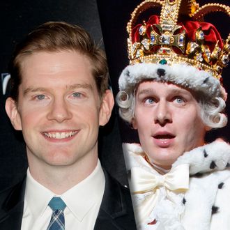 Hamilton s Jonathan Groff Hands Over King George s Crown to Rory O