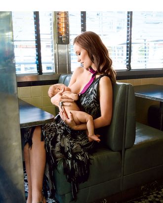 How Do We Feel About Olivia Wilde Breast-feeding in Glamour?