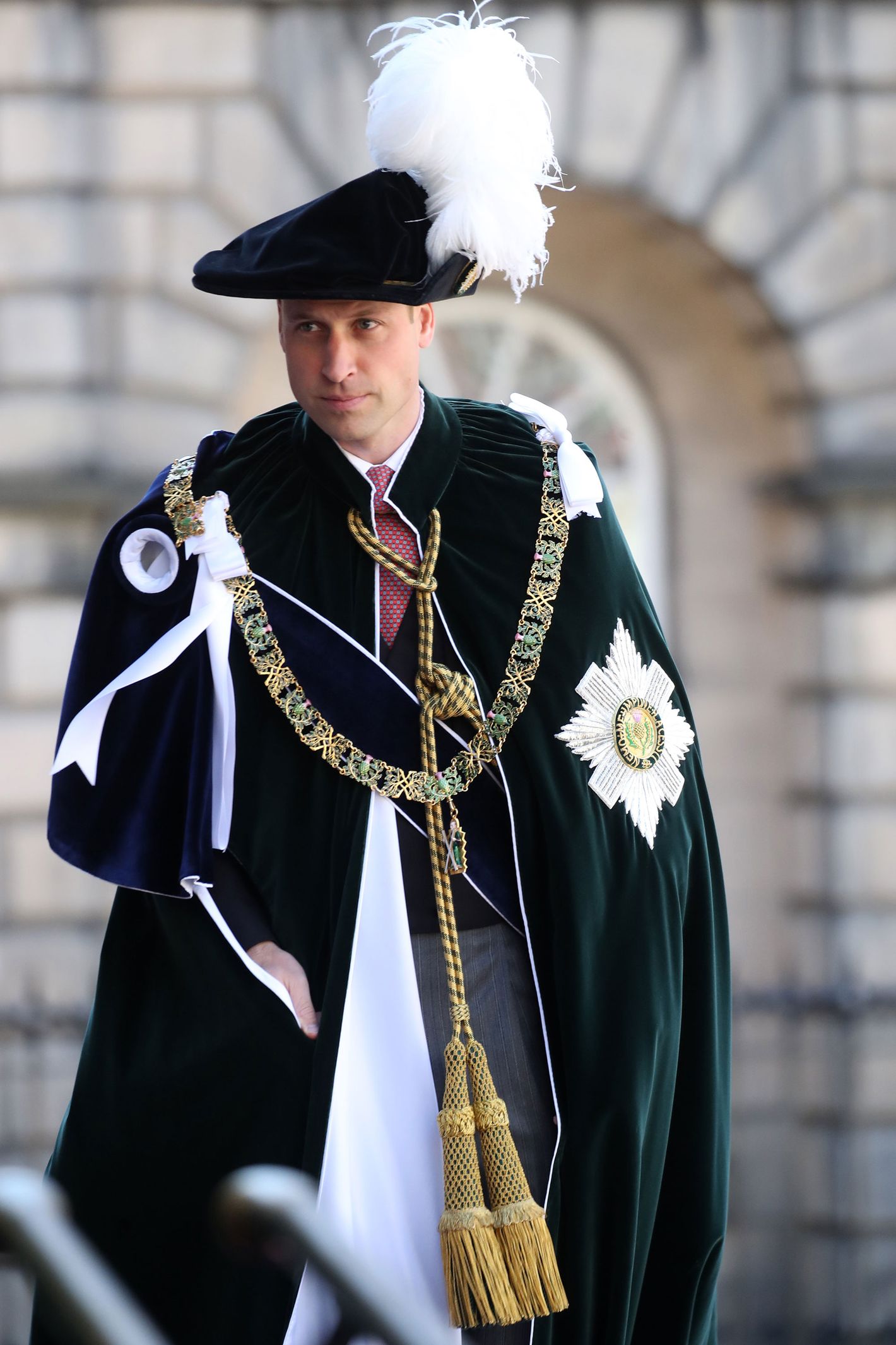 prince-william-in-velvet-robes-at-scotland-thistle-ceremony