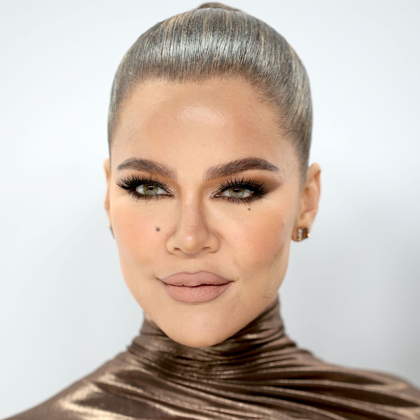 Khloé Kardashian to Host Video Podcast on Elon Musk's X, image size:1400x1400