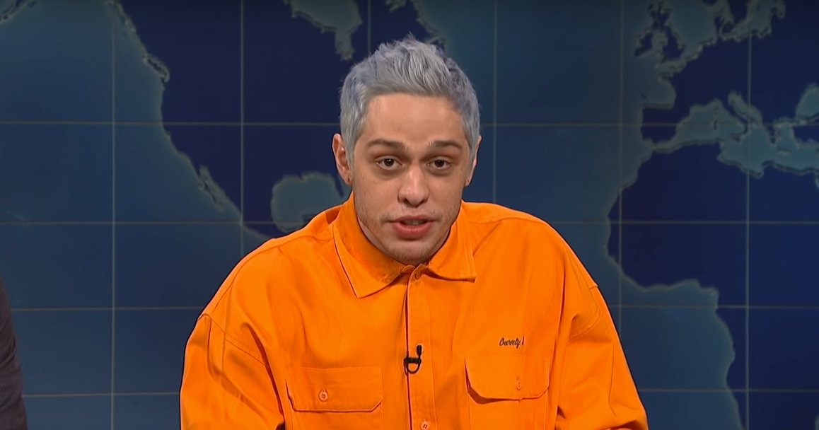 皮特戴維森 (Pete Davidson) 拿下 15 顆寶石週六夜現場幾秒鐘討論他的分手