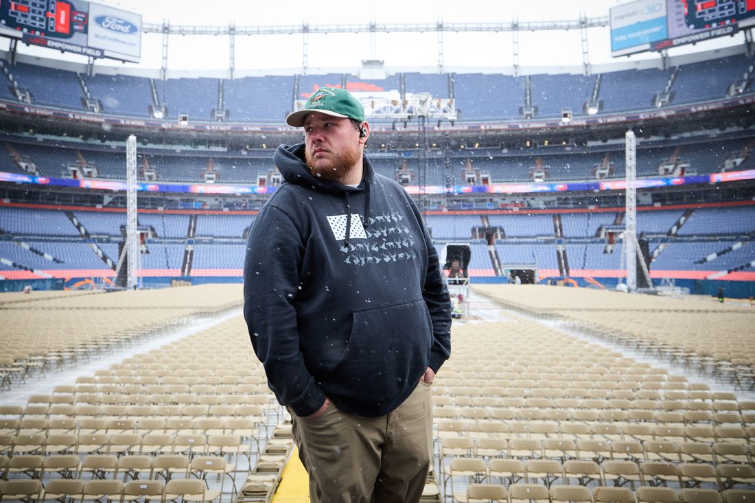 PHOTOS: Luke Combs plays at Bank of America Stadium – WSOC TV