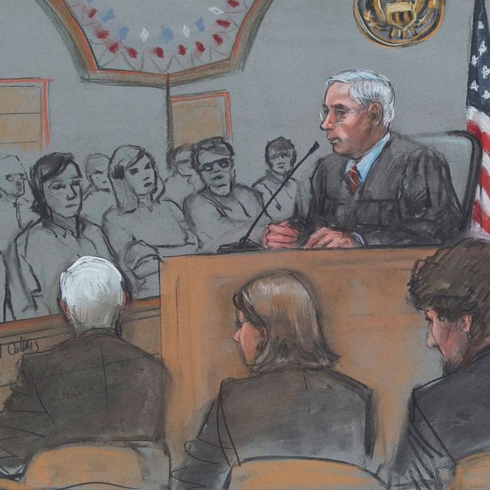 epa04714869 A sketch artist rendition of the scene inside the John J Moakley Federal Courthouse of Dzhokhar Tsarnaev (R) along with his defense team Judy Clarke and David Bruck and Judge George O'Toole (C) during the the first day of sentencing of Tsarnaev's trial in Boston, Massachusetts, USA 21 April 2015. EPA/JANE FLAVELL COLLINS