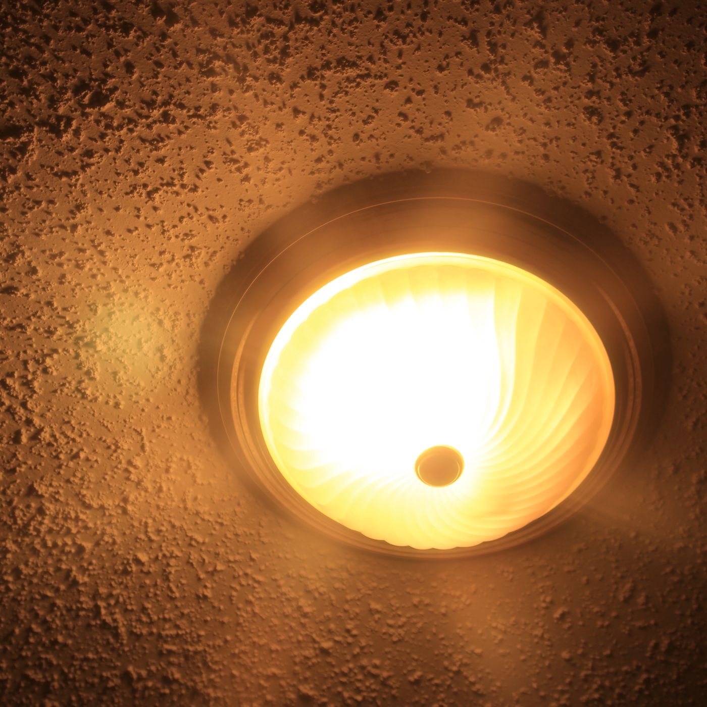 Should I Turn On the Big Light? | The Strategist, image size:1400x1400