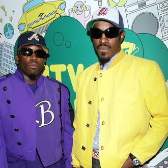 (U.S. TABS OUT) Actor/rappers Antwan A. (Big Boi) Patton (L) and Andre (Andre 3000) Benjamin of Outkast pose backstage during MTV's Total Request Live at the MTV Times Square Studios on August 22, 2006 in New York City.