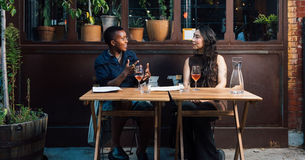 Both Sides of a First Date: They Were Accosted by a Giant Roach