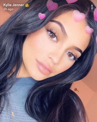 Kylie Jenner Has Her Own Kylie Cosmetics Instagram Filters - Kylie Jenner  Insta Filters