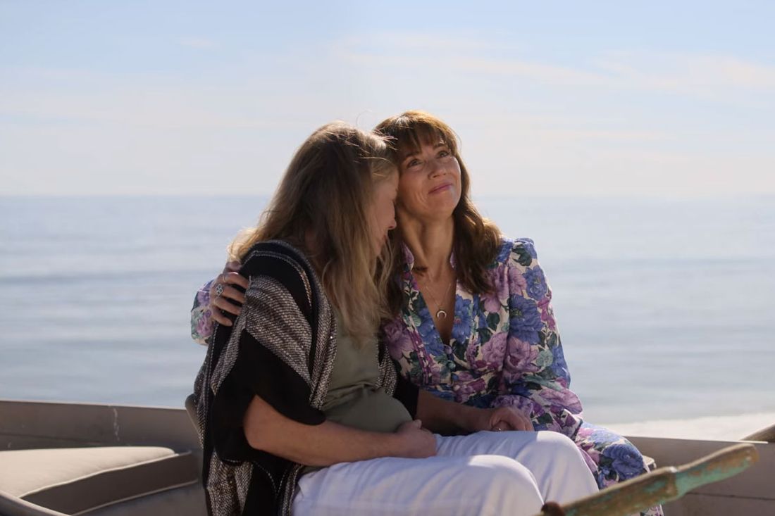 The 'Dead to Me' Series Finale Gutted Linda Cardellini – The