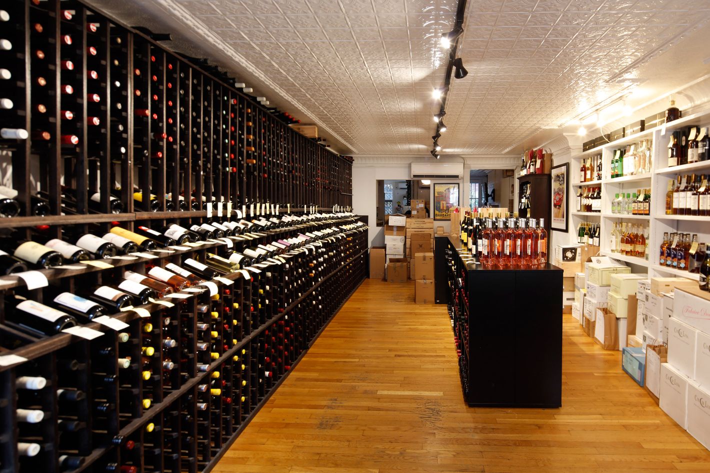 Pete's supermarket and wine shop