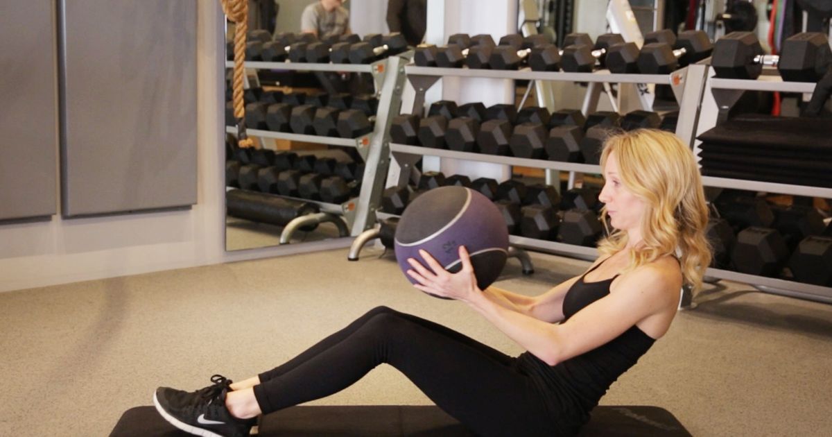 3 Workout Moves for Cinching Your Waist