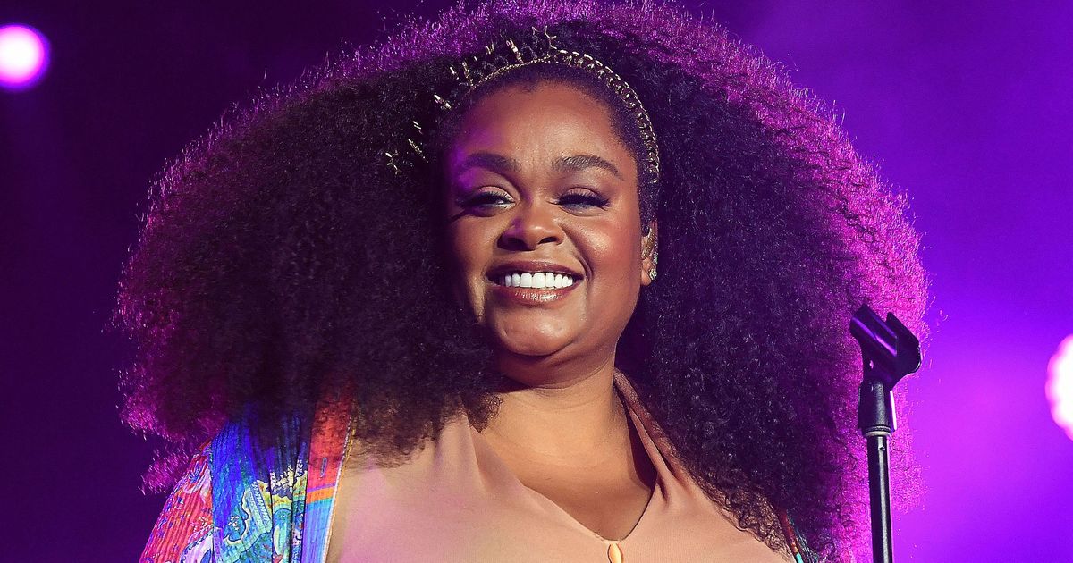 Give Jill Scott an Award for Her Performance of Fellatio on a Microphone.