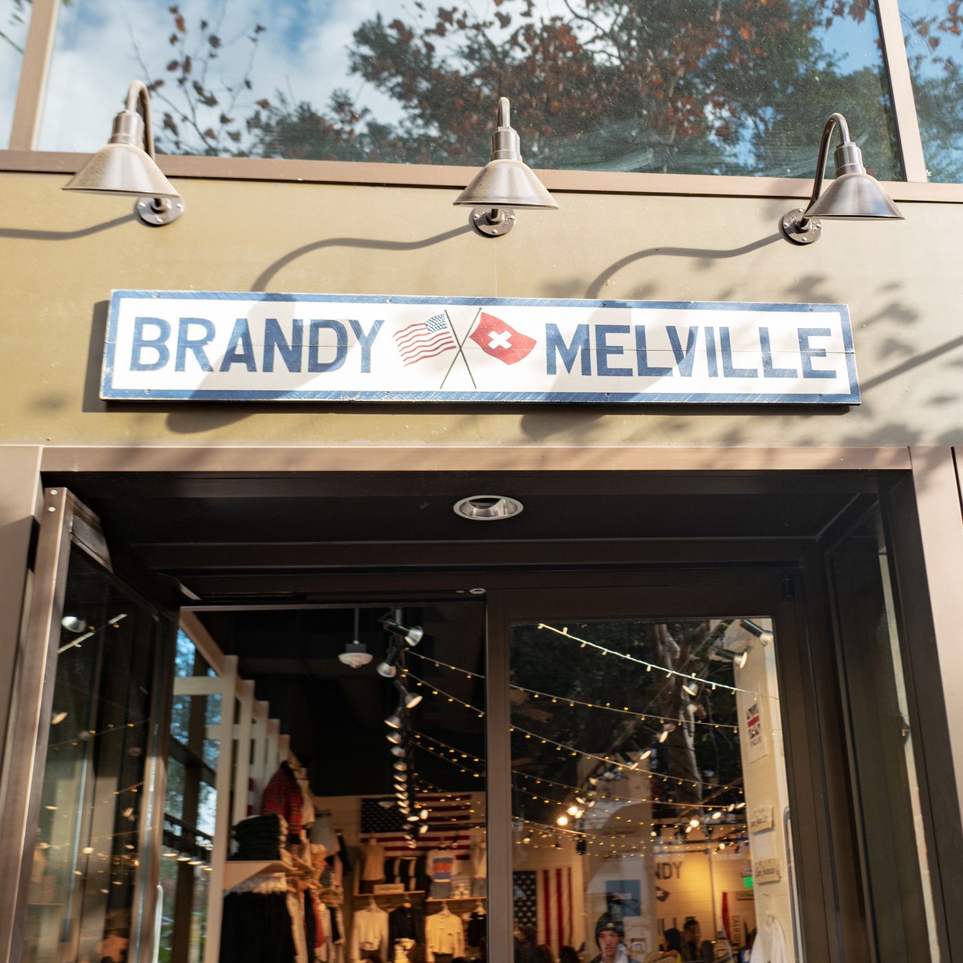 Does Brandy Melville Sell Size Medium Now