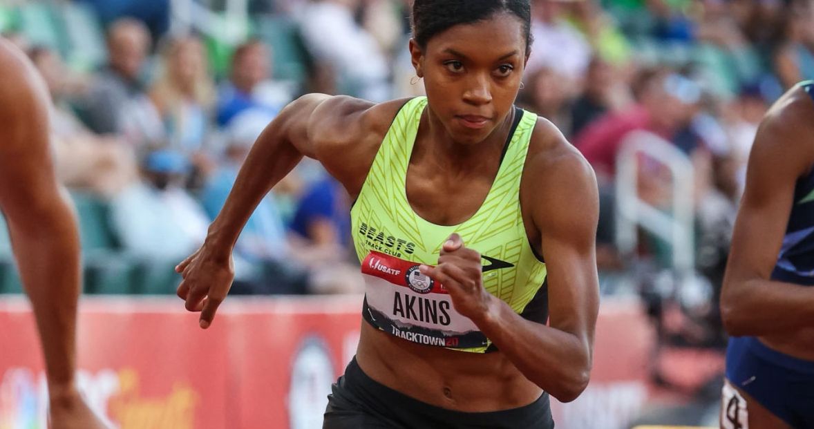 Pro Runner Nia Akins’s Favorite Running Gear 