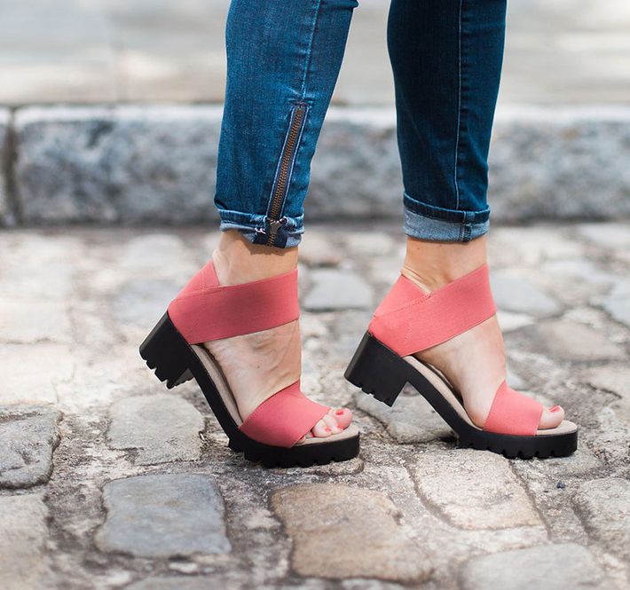 Best Sandals for Flat Feet | The Strategist