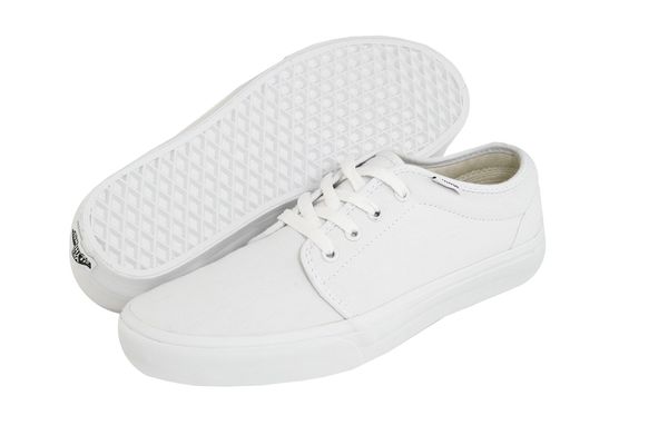 levis tennis shoes womens