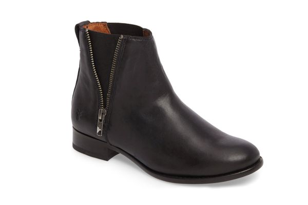 Frye Carly Chelsea Boot
