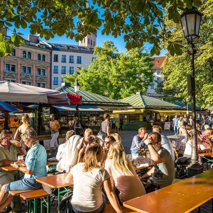 Live Music, Dining and Full Bar at our Restaurant in Munich