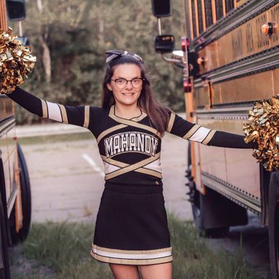 Katelyn | Cheer and Summer Golden Hour Sessions :: South Dakota Senior  Portrait Photographer — Katie Swatek Photography
