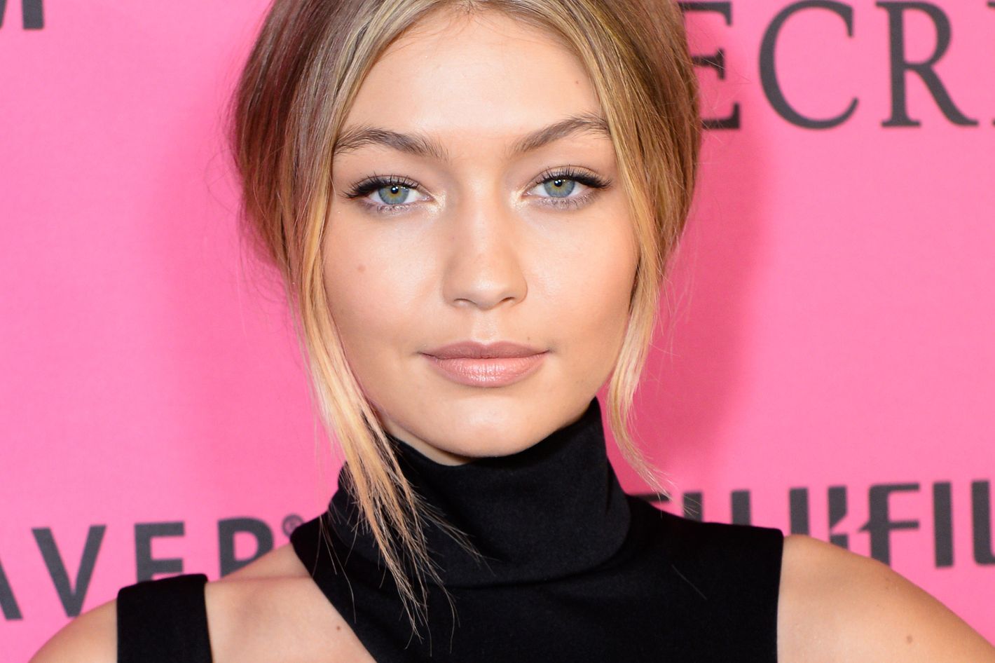 Must Read: Watch Gigi Hadid Eat a Burger — Again — With Jimmy