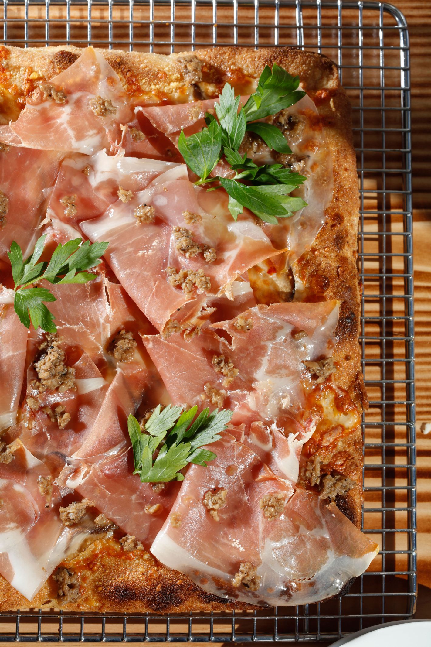 Mani in Pasta in NYC Makes Awardwinning Romanstyle Pizza.