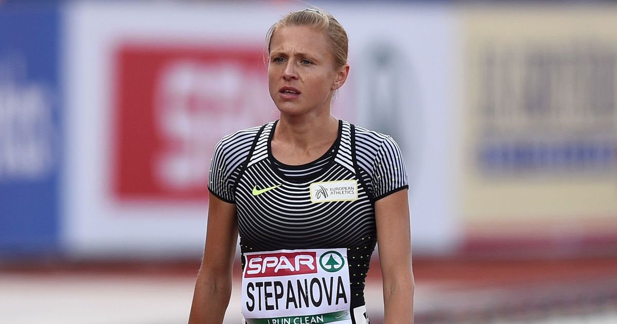 Qarzimni tolash uchun xotinimni internet orqali sikishdi.