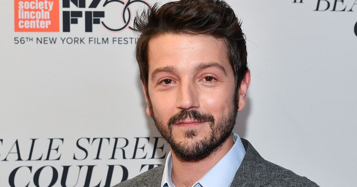 迭戈·盧納 (Diego Luna) 基於他的魅力比爾街巴里詹金斯的《溫暖》中的角色