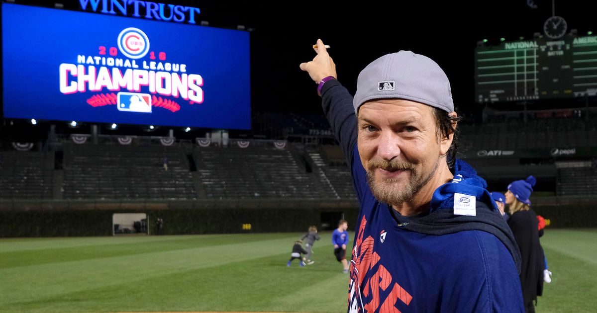 Eddie Vedder Celebrates Chicago Cubs Wild Card Victory