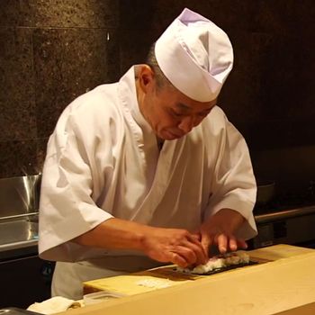 Watch a Tokyo Chef Explain the Rules of Eating Sushi