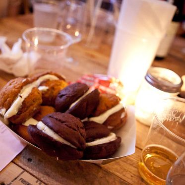 无比派!还有南瓜奶油奶酪和黑森林蛋糕。