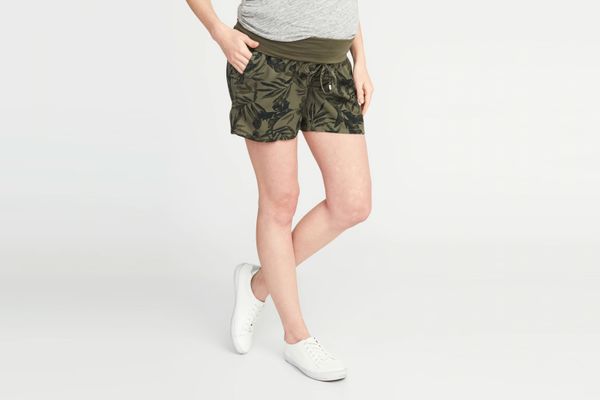 Old Navy Maternity Roll-Panel Shorts (5”)